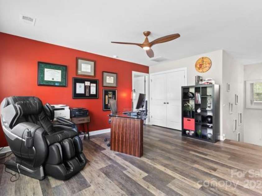 5860 Clan Maclaine Drive, Charlotte, NC 28278.  MLS# CAR4282023, YatesRealty ID 11185. 