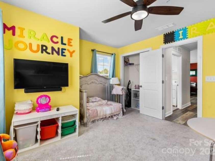 5860 Clan Maclaine Drive, Charlotte, NC 28278.  MLS# CAR4282023, YatesRealty ID 11185. 