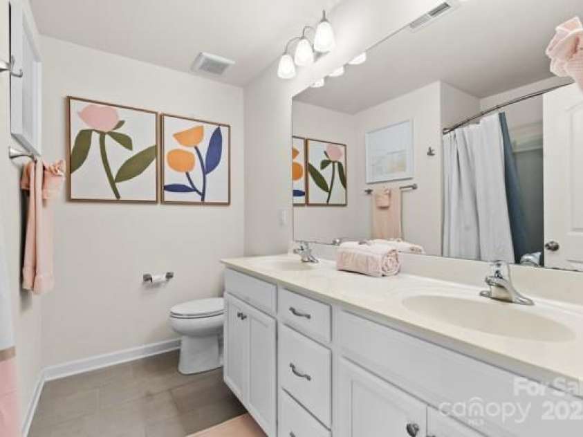 5860 Clan Maclaine Drive, Charlotte, NC 28278.  MLS# CAR4282023, YatesRealty ID 11185. 
