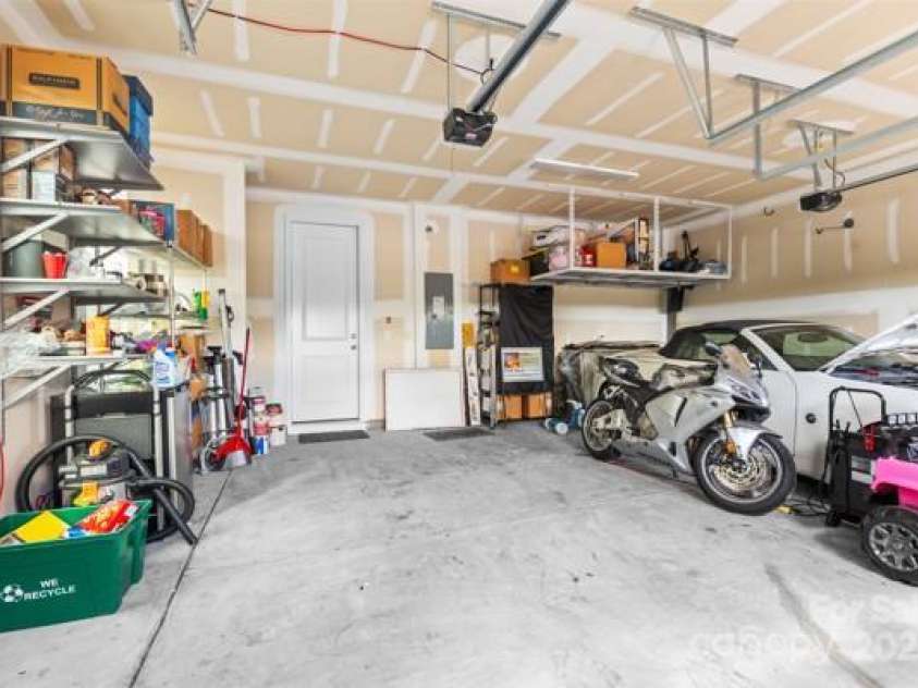 5860 Clan Maclaine Drive, Charlotte, NC 28278.  MLS# CAR4282023, YatesRealty ID 11185. 