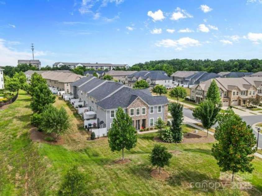 5860 Clan Maclaine Drive, Charlotte, NC 28278.  MLS# CAR4282023, YatesRealty ID 11185. 