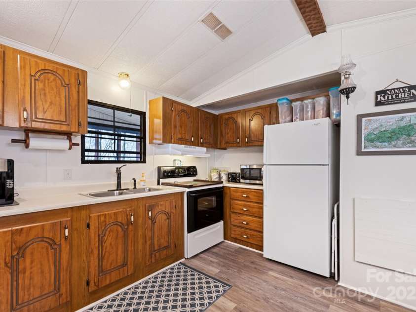 228 Mountain Laurel Road, Maggie Valley, NC 28751.  MLS# CAR4221935, YatesRealty ID 11186. 