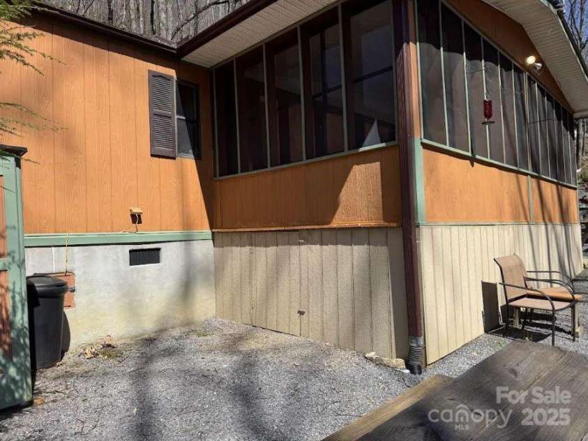 228 Mountain Laurel Road, Maggie Valley, NC 28751.  MLS# CAR4221935, YatesRealty ID 11186. 