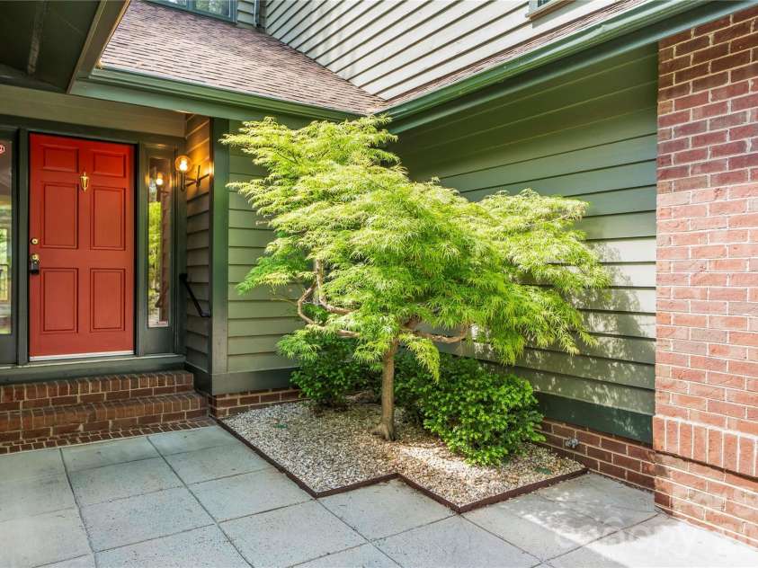 6212 Summertree Lane, Charlotte, NC 28226.  MLS# CAR4365942, YatesRealty ID 11186. 