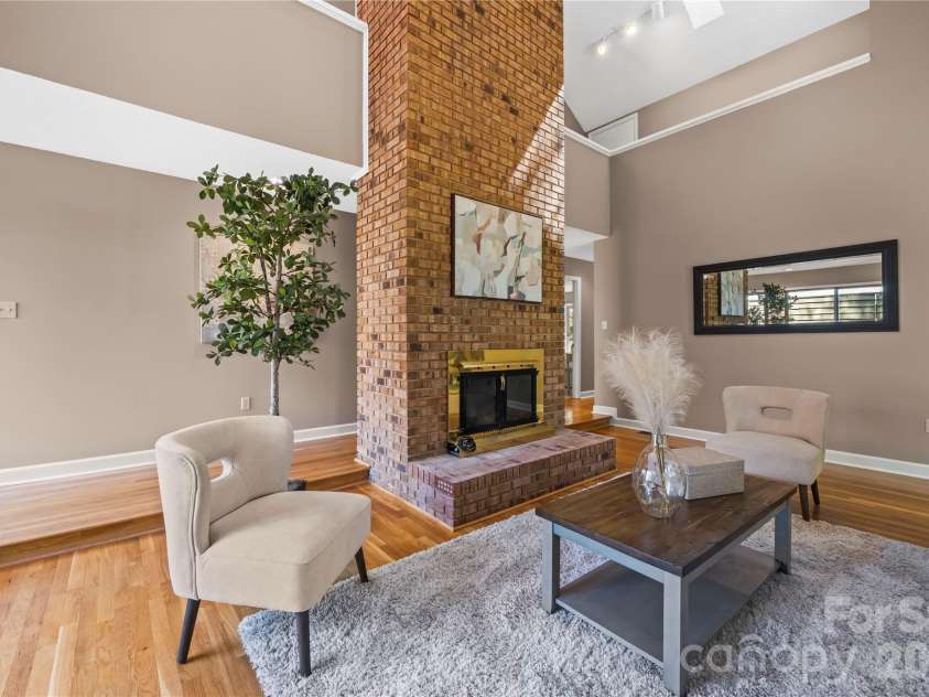 6212 Summertree Lane, Charlotte, NC 28226.  MLS# CAR4365942, YatesRealty ID 11186. 