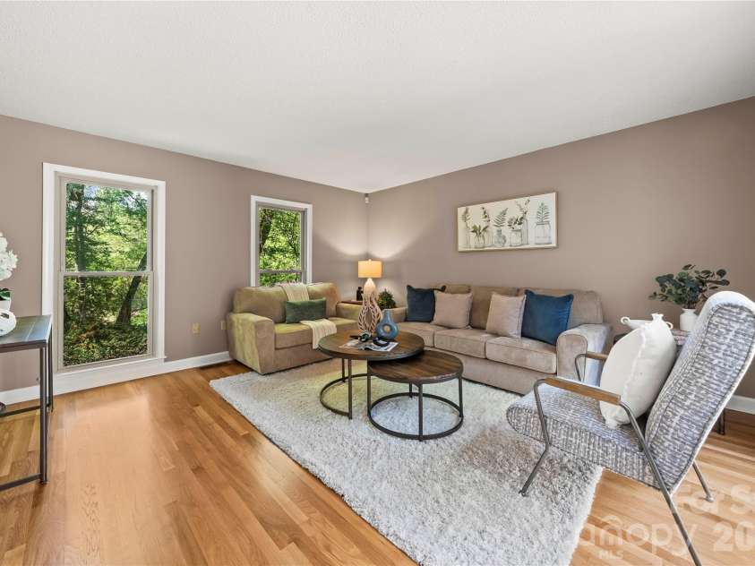6212 Summertree Lane, Charlotte, NC 28226.  MLS# CAR4365942, YatesRealty ID 11186. 