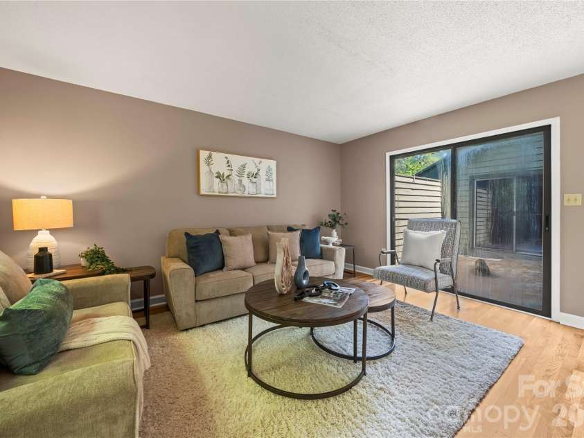 6212 Summertree Lane, Charlotte, NC 28226.  MLS# CAR4365942, YatesRealty ID 11186. 