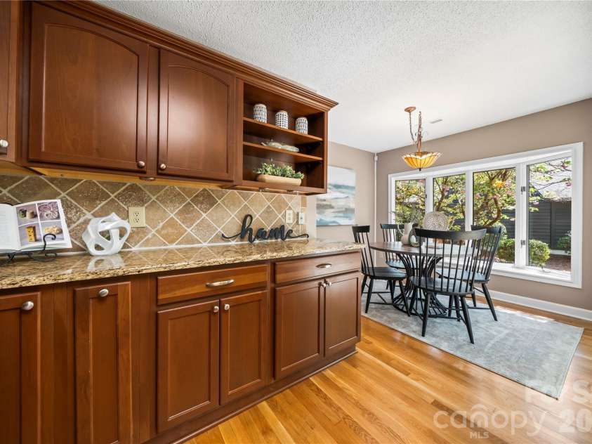 6212 Summertree Lane, Charlotte, NC 28226.  MLS# CAR4365942, YatesRealty ID 11186. 