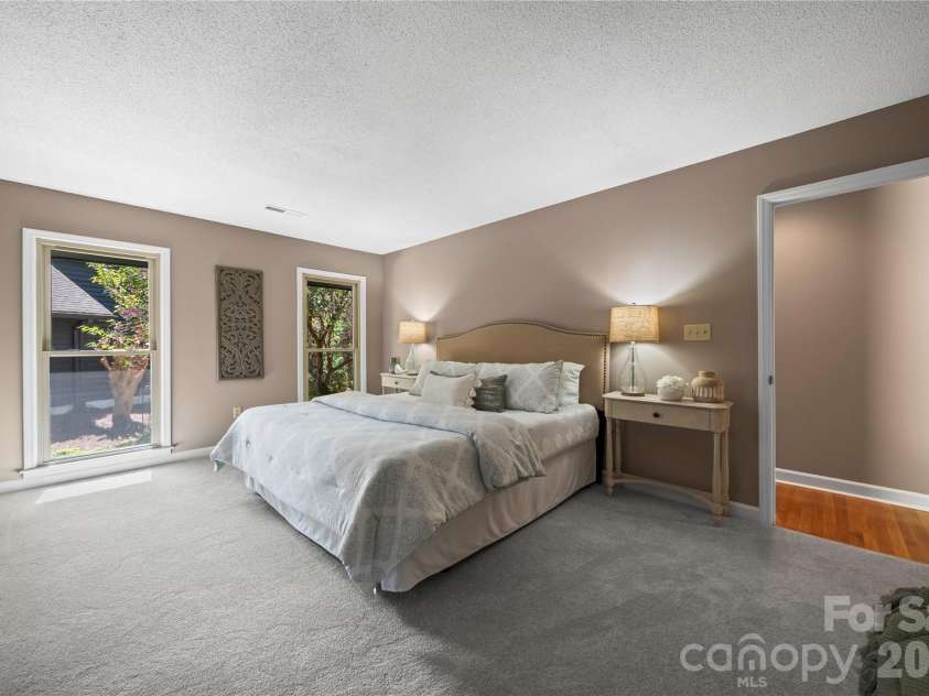 6212 Summertree Lane, Charlotte, NC 28226.  MLS# CAR4365942, YatesRealty ID 11186. 