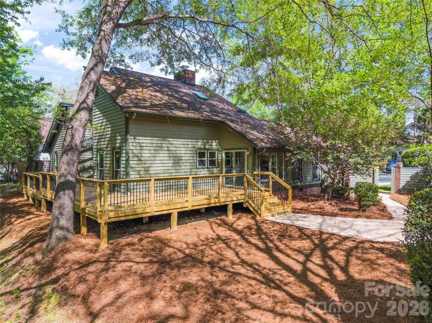 6212 Summertree Lane, Charlotte, NC 28226.  MLS# CAR4365942, YatesRealty ID 11186. 