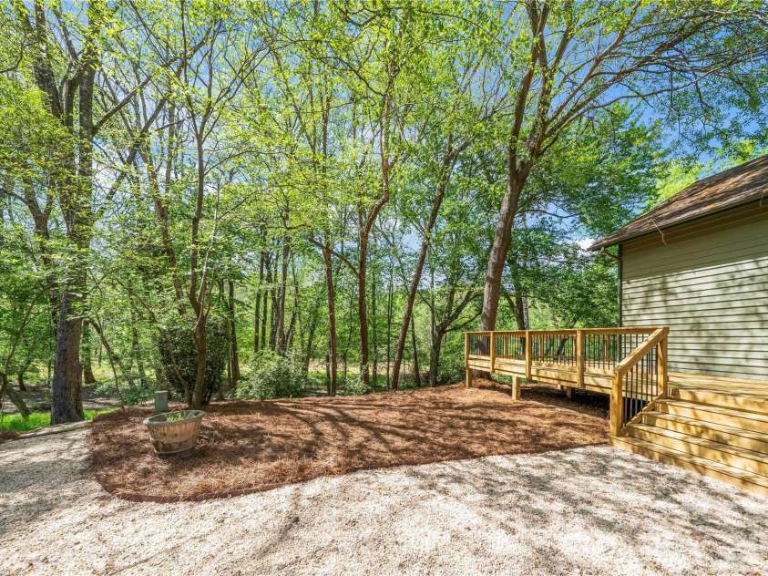 6212 Summertree Lane, Charlotte, NC 28226.  MLS# CAR4365942, YatesRealty ID 11186. 