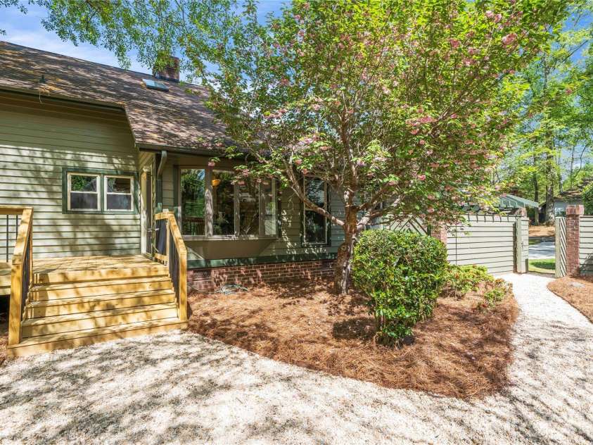 6212 Summertree Lane, Charlotte, NC 28226.  MLS# CAR4365942, YatesRealty ID 11186. 