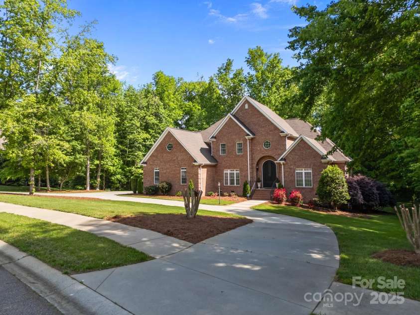 130 Churchill Drive, Salisbury, NC 28144.  MLS# CAR4253634, YatesRealty ID 11187. 
