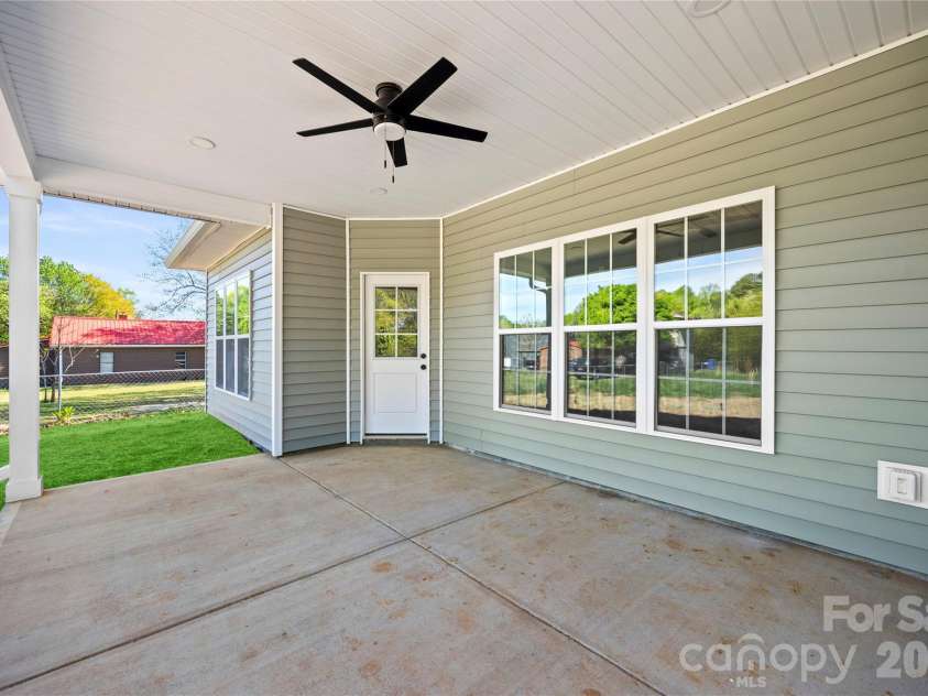 521 Cedar Street, Troutman, NC 28166.  MLS# CAR4367893, YatesRealty ID 11187. 