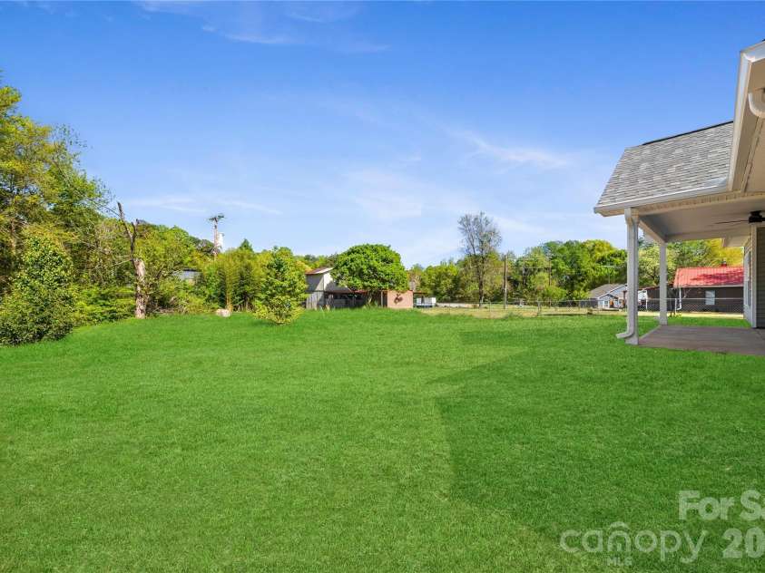 521 Cedar Street, Troutman, NC 28166.  MLS# CAR4367893, YatesRealty ID 11187. 