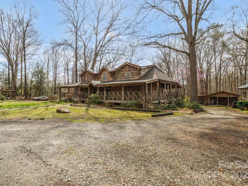 723 Hill Everhart Road, Lexington, NC 27295.  MLS# CAR4237112, YatesRealty ID 11188. 