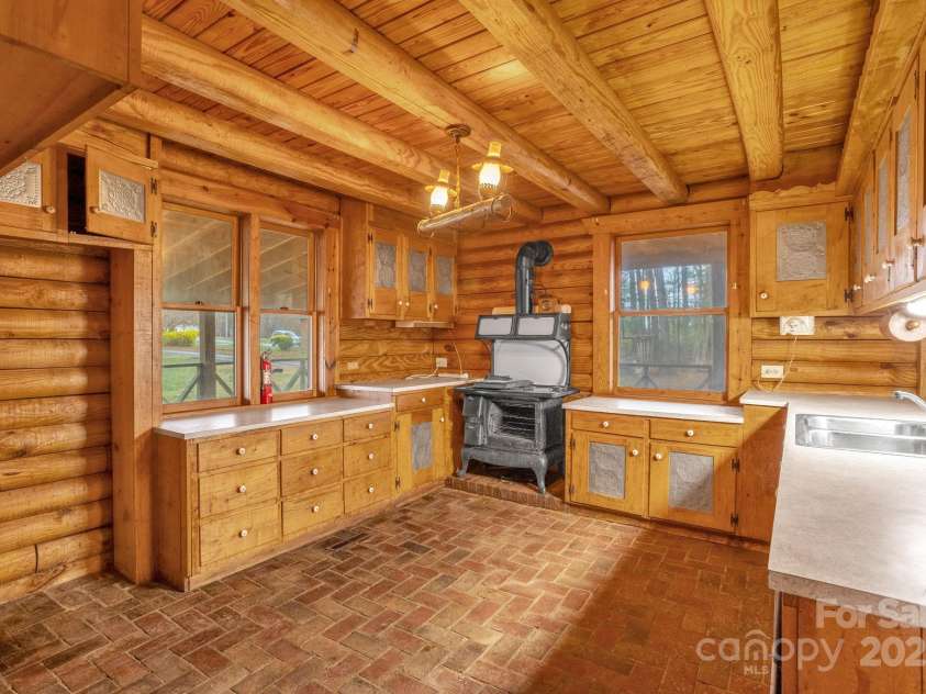 723 Hill Everhart Road, Lexington, NC 27295.  MLS# CAR4237112, YatesRealty ID 11188. 