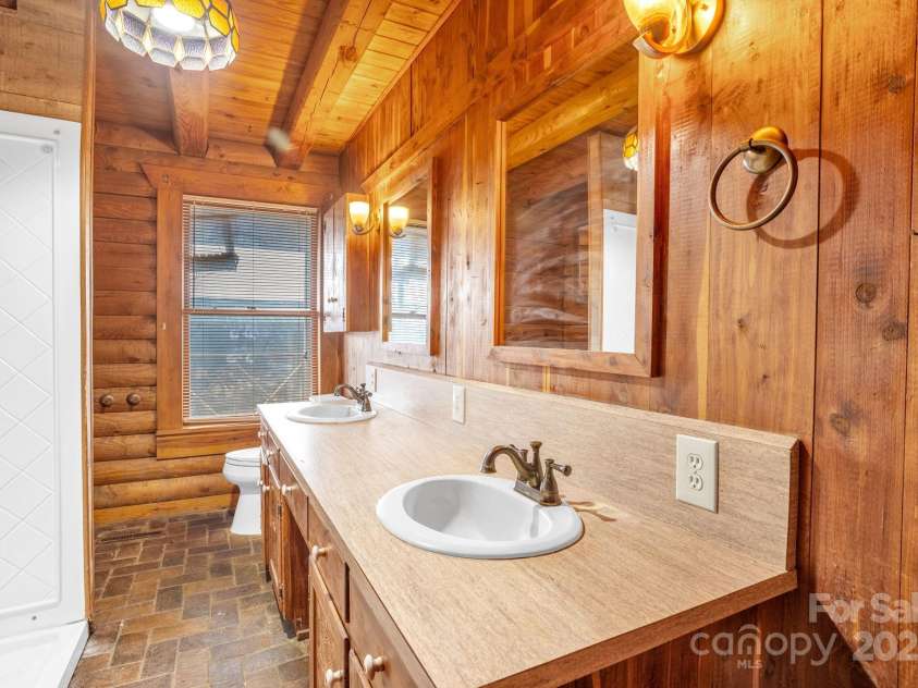 723 Hill Everhart Road, Lexington, NC 27295.  MLS# CAR4237112, YatesRealty ID 11188. 