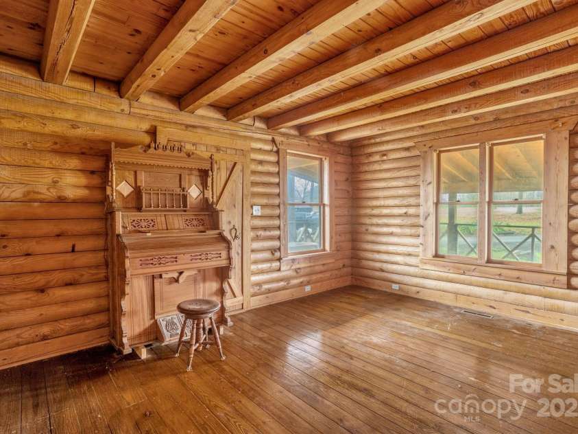 723 Hill Everhart Road, Lexington, NC 27295.  MLS# CAR4237112, YatesRealty ID 11188. 