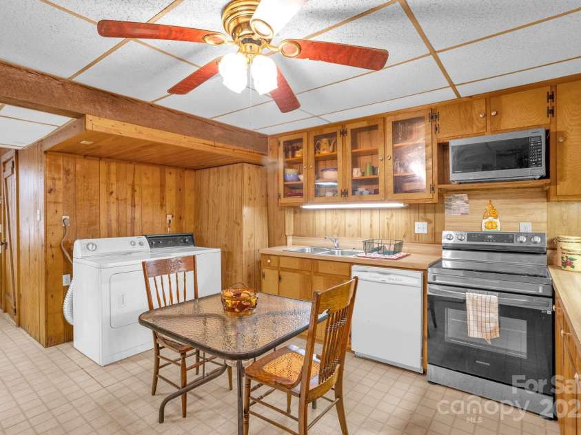 723 Hill Everhart Road, Lexington, NC 27295.  MLS# CAR4237112, YatesRealty ID 11188. 