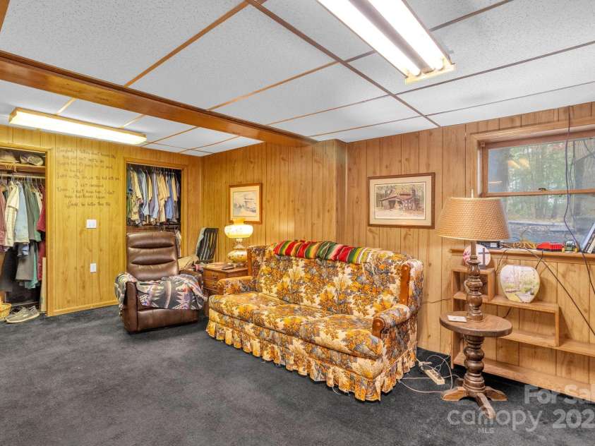 723 Hill Everhart Road, Lexington, NC 27295.  MLS# CAR4237112, YatesRealty ID 11188. 