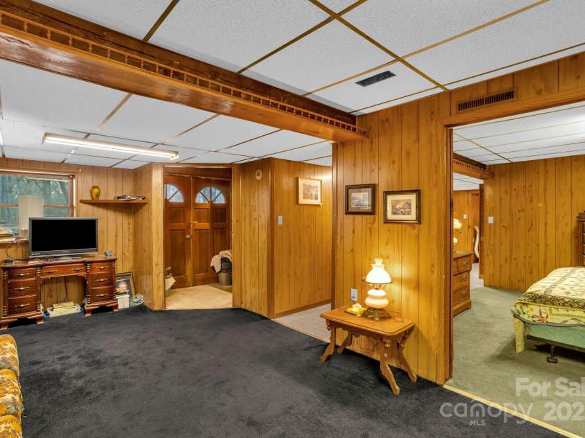 723 Hill Everhart Road, Lexington, NC 27295.  MLS# CAR4237112, YatesRealty ID 11188. 