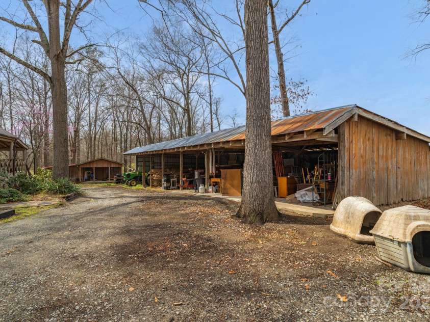 723 Hill Everhart Road, Lexington, NC 27295.  MLS# CAR4237112, YatesRealty ID 11188. 