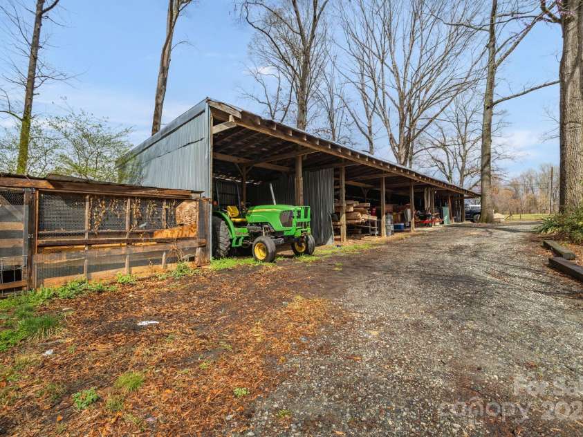 723 Hill Everhart Road, Lexington, NC 27295.  MLS# CAR4237112, YatesRealty ID 11188. 