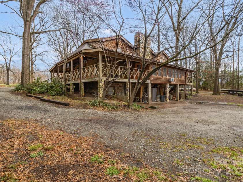 723 Hill Everhart Road, Lexington, NC 27295.  MLS# CAR4237112, YatesRealty ID 11188. 