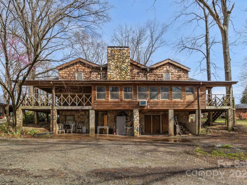 723 Hill Everhart Road, Lexington, NC 27295.  MLS# CAR4237112, YatesRealty ID 11188. 