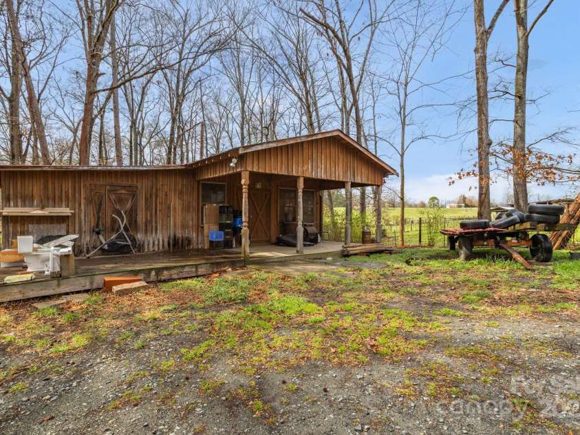 723 Hill Everhart Road, Lexington, NC 27295.  MLS# CAR4237112, YatesRealty ID 11188. 
