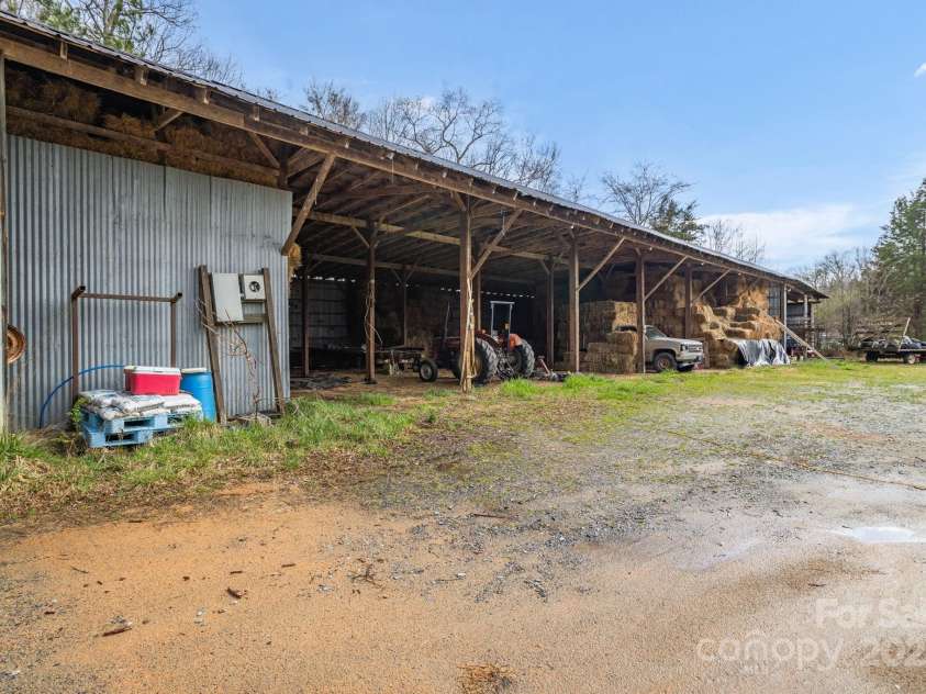 723 Hill Everhart Road, Lexington, NC 27295.  MLS# CAR4237112, YatesRealty ID 11188. 