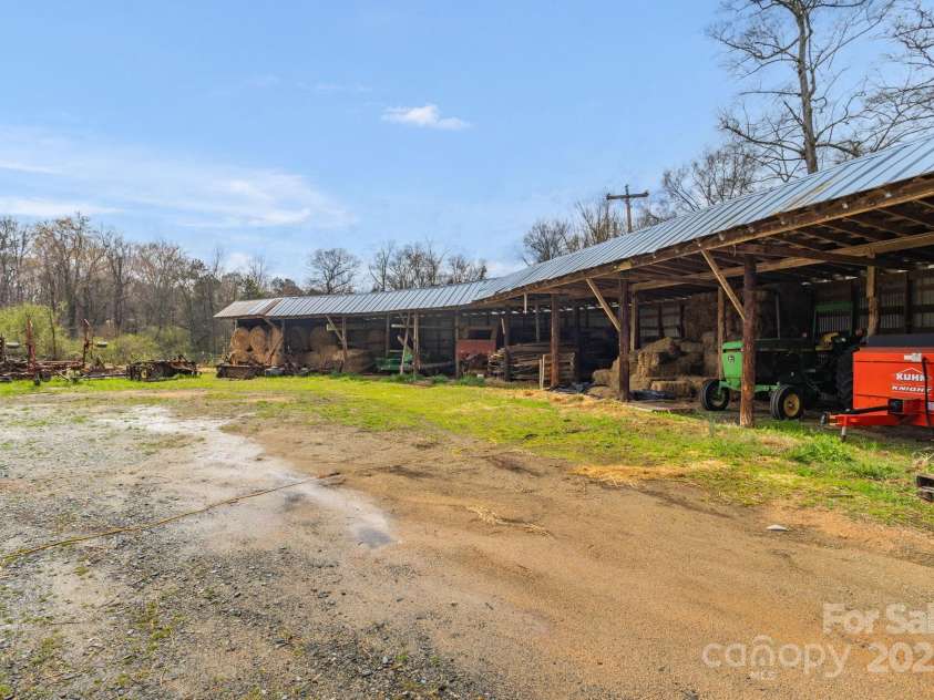 723 Hill Everhart Road, Lexington, NC 27295.  MLS# CAR4237112, YatesRealty ID 11188. 