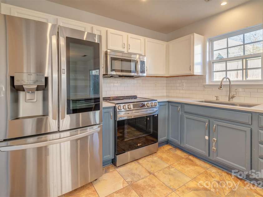 5 Olde Covington Way, Arden, NC 28704.  MLS# CAR4210893, YatesRealty ID 1119. Kitchen