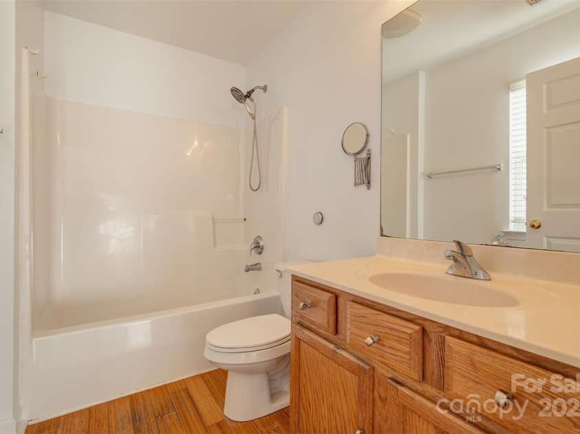 5 Olde Covington Way, Arden, NC 28704.  MLS# CAR4210893, YatesRealty ID 1119. Primary Full Bathroom