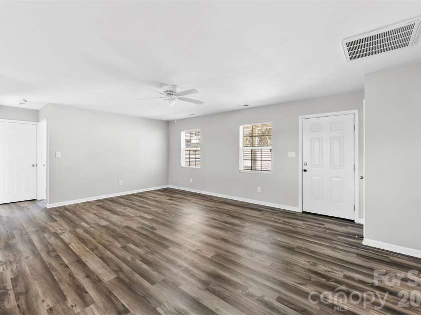 810 4th Street, Kings Mountain, NC 28086.  MLS# CAR4335671, YatesRealty ID 1119. 