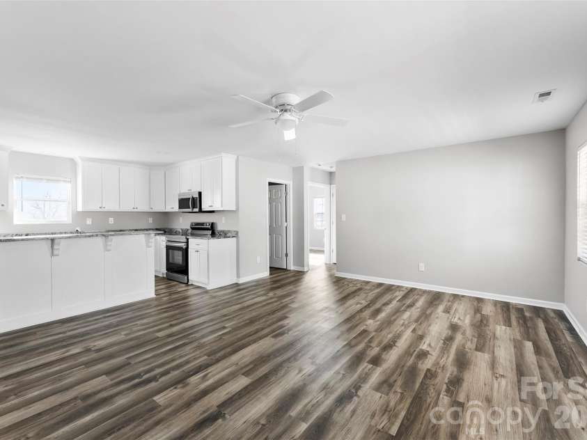 810 4th Street, Kings Mountain, NC 28086.  MLS# CAR4335671, YatesRealty ID 1119. 