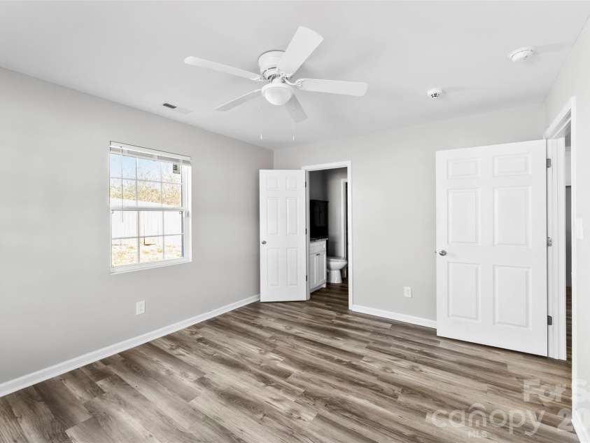 810 4th Street, Kings Mountain, NC 28086.  MLS# CAR4335671, YatesRealty ID 1119. 