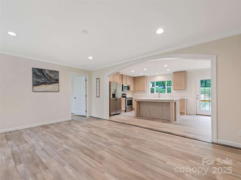 25 Geiranger Drive, Clyde, NC 28721.  MLS# CAR4253805, YatesRealty ID 11190. 