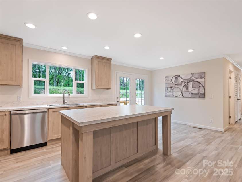 25 Geiranger Drive, Clyde, NC 28721.  MLS# CAR4253805, YatesRealty ID 11190. 