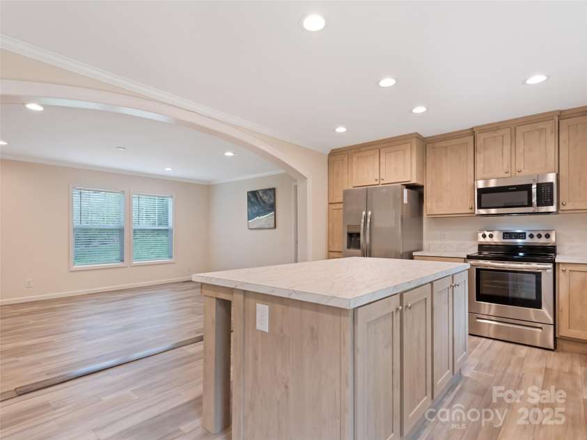 25 Geiranger Drive, Clyde, NC 28721.  MLS# CAR4253805, YatesRealty ID 11190. 