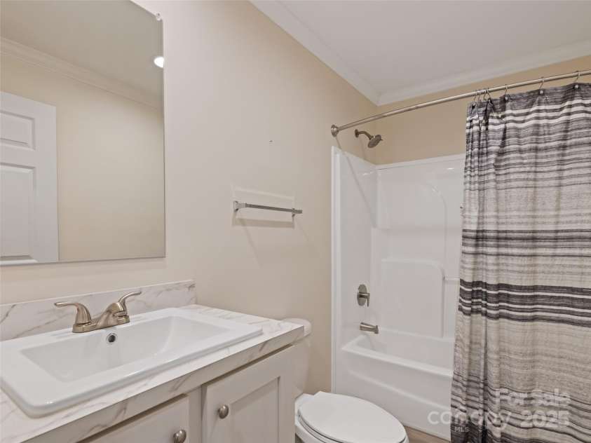 25 Geiranger Drive, Clyde, NC 28721.  MLS# CAR4253805, YatesRealty ID 11190. 