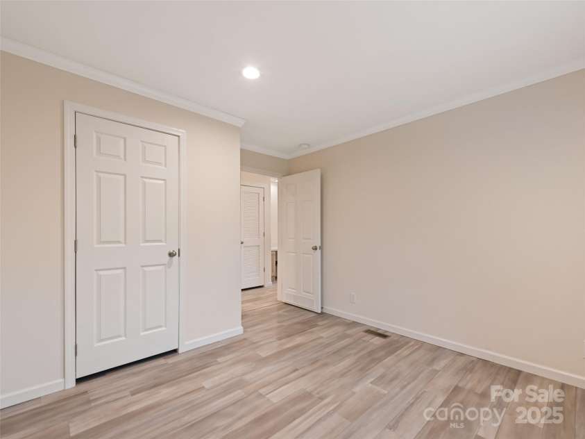 25 Geiranger Drive, Clyde, NC 28721.  MLS# CAR4253805, YatesRealty ID 11190. 