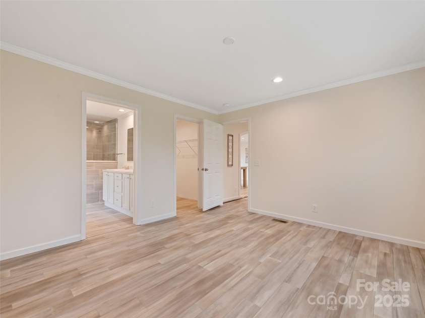 25 Geiranger Drive, Clyde, NC 28721.  MLS# CAR4253805, YatesRealty ID 11190. 