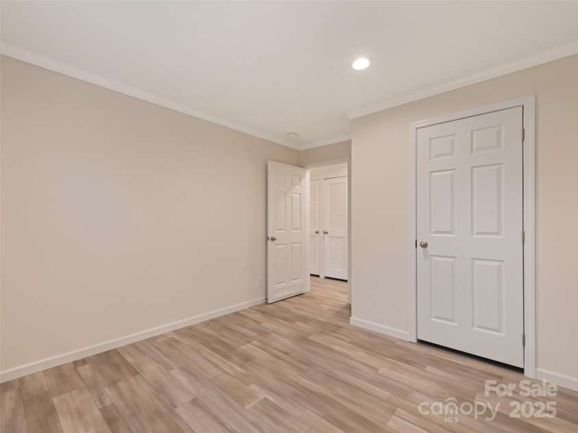 25 Geiranger Drive, Clyde, NC 28721.  MLS# CAR4253805, YatesRealty ID 11190. 