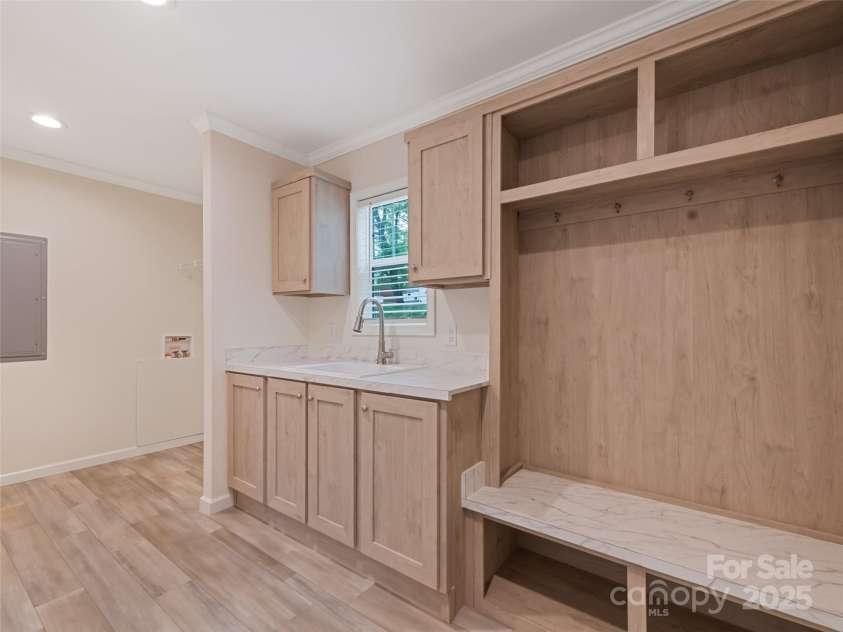 25 Geiranger Drive, Clyde, NC 28721.  MLS# CAR4253805, YatesRealty ID 11190. 