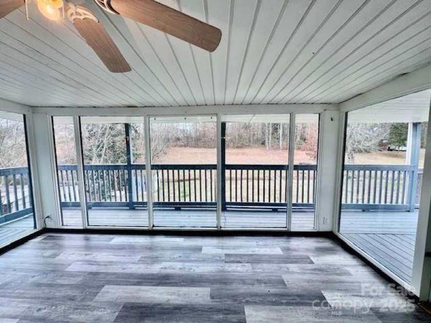 350 39th Street Place, Hickory, NC 28602.  MLS# CAR4334478, YatesRealty ID 11190. 