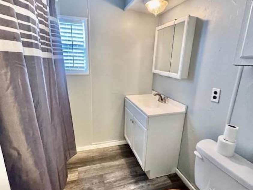350 39th Street Place, Hickory, NC 28602.  MLS# CAR4334478, YatesRealty ID 11190. 