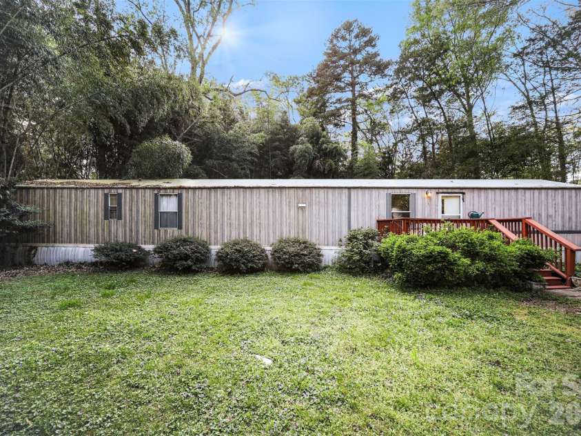 126 Amelia Drive, Fort Mill, SC 29715.  MLS# CAR4365424, YatesRealty ID 11191. 