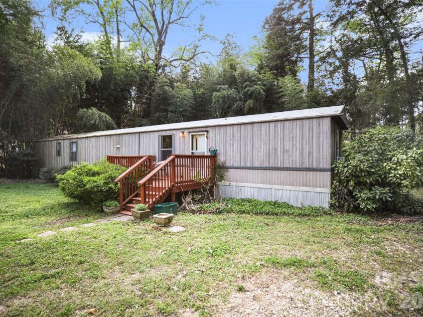 126 Amelia Drive, Fort Mill, SC 29715.  MLS# CAR4365424, YatesRealty ID 11191. 